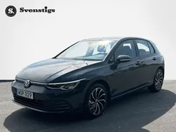 Grå Begagnad 2022 VW Golf VIII Life Kombi | 238 900 kr (Bra pris)