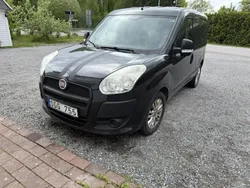Svart Begagnad 2013 Fiat Doblò Minibuss | 39 000 kr