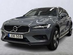 Begagnad 2022 Volvo V60 CC Kombi | 349 900 kr (Marknadspris)