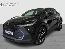 Svart Ny 2024 Toyota C-HR Style SUV | 369 900 kr (Marknadspris)