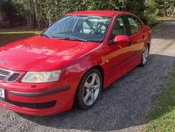 Röd Begagnad 2004 Saab 9-3 Vector Sedan | 12 000 kr (Marknadspris)
