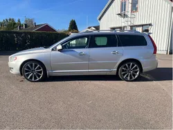 Silver Begagnad 2014 Volvo V70 Summum Kombi | 125 000 kr (Marknadspris)