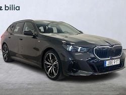 Grå Begagnad 2025 BMW 520 M Sport Kombi | 599 000 kr (Marknadspris)