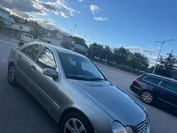 Silver Begagnad 2003 Mercedes C180 Sedan | 27 000 kr (Marknadspris)