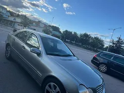 Silver Begagnad 2003 Mercedes C180 Sedan | 29 999 kr (Marknadspris)