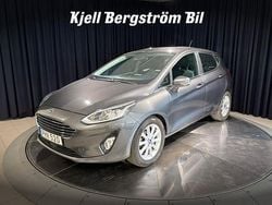 Grå Begagnad 2018 Ford Fiesta Titanium Halvkombi | 129 800 kr (Marknadspris)