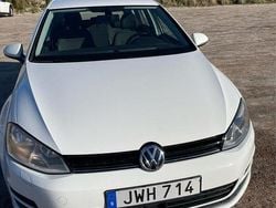 Vit Begagnad 2017 VW Golf VII Halvkombi | 115 000 kr (Marknadspris)