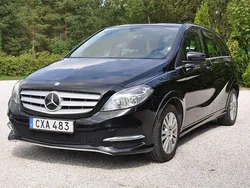 Svart Begagnad 2014 Mercedes B200 Minibuss | 139 900 kr