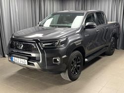 Mörkgrå (grå) Begagnad 2021 Toyota HiLux Pickup | 429 900 kr (Bra pris)