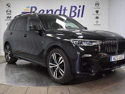 Svart Begagnad 2022 BMW X7 M Sport SUV | 874 500 kr (Marknadspris)