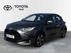 Mörkgrå Begagnad 2024 Toyota Yaris Hybrid Active Halvkombi | 259 000 kr (Lite dyr)