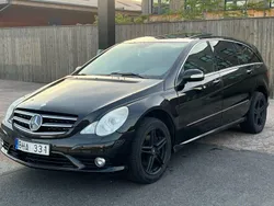 Svart Begagnad 2006 Mercedes R500 Minibuss | 59 900 kr