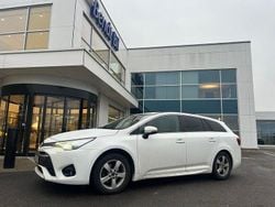 Vit Begagnad 2016 Toyota Avensis Multidrive S Kombi | 159 500 kr (Lite dyr)