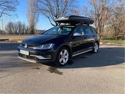Svart Begagnad 2017 VW Golf Alltrack Kombi | 200 000 kr (Marknadspris)