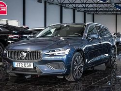 Mörkblå Begagnad 2022 Volvo V60 Kombi | 374 500 kr (Superpris)