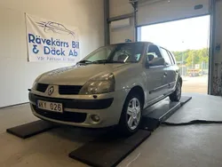 Ljusgrå Begagnad 2004 Renault Clio R.S. Halvkombi | 24 900 kr (Lite dyr)