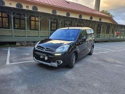 Svart Begagnad 2014 Citroën Berlingo Minibuss | 76 000 kr (Marknadspris)