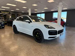 Vit Begagnad 2022 Porsche Cayenne Platinum Edition SUV | 869 900 kr (Marknadspris)