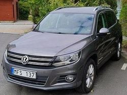 Grå Begagnad 2013 VW Tiguan Sportline SUV | 118 000 kr (Marknadspris)