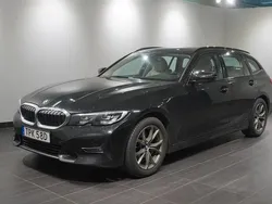 Svart Begagnad 2019 BMW 320 Shadowline Kombi | 289 000 kr (Marknadspris)