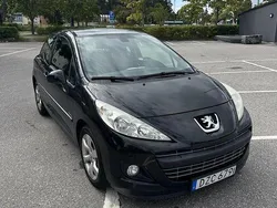 Svart Begagnad 2011 Peugeot 207 Halvkombi | 37 000 kr (Marknadspris)