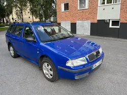 Blå Begagnad 2003 Skoda Octavia Kombi | 20 000 kr (Dyr)