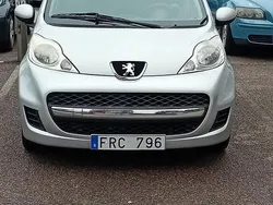 Grå Begagnad 2010 Peugeot 107 Halvkombi | 55 000 kr (Marknadspris)