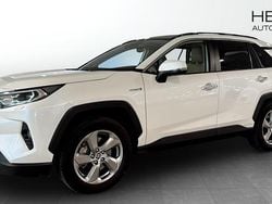 Vit (white) Begagnad 2021 Toyota RAV4 Hybrid SUV | 380 000 kr (Marknadspris)