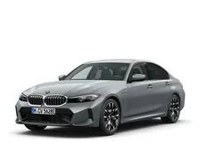 Skyscraper grey metallic Ny 2025 BMW 330e M Sport Sedan | 639 500 kr (Marknadspris)