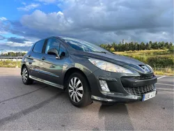 Grå Begagnad 2010 Peugeot 308 Halvkombi | 35 000 kr (Marknadspris)