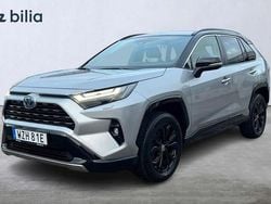 Grå Begagnad 2022 Toyota RAV4 Hybrid Style SUV | 379 900 kr (Marknadspris)