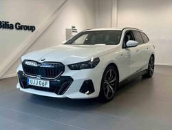 Vit Begagnad 2025 BMW 520 Kombi | 599 900 kr