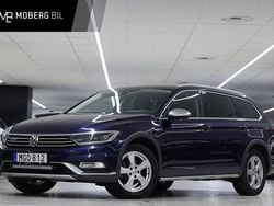 Mörkblå Begagnad 2017 VW Passat Alltrack Kombi | 159 900 kr (Marknadspris)
