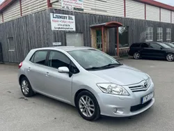Silver Begagnad 2010 Toyota Auris Halvkombi | 50 000 kr (Marknadspris)