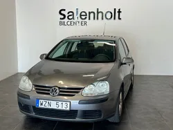 Mörkgrå Begagnad 2005 VW Golf V Halvkombi | 39 900 kr (Dyr)