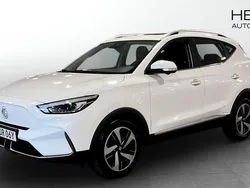 Vit (white) Begagnad 2022 MG ZS Luxury Sedan | 249 900 kr (Bra pris)