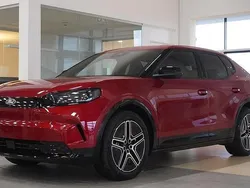Röd (lucid red premium metallic) Begagnad 2024 Ford Capri Premium Halvkombi | 569 800 kr