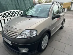 Brun Begagnad 2005 Citroën C3 Halvkombi | 27 500 kr (Marknadspris)
