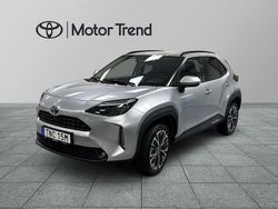 Silver Begagnad 2025 Toyota Yaris Hybrid Style SUV | 329 900 kr (Dyr)