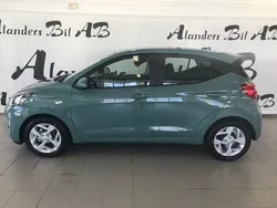 Grön Begagnad 2023 Hyundai i10 Essential Halvkombi | 147 300 kr (Marknadspris)