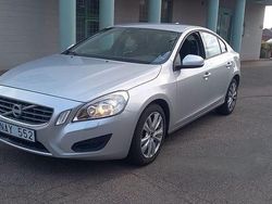 Grå Begagnad 2013 Volvo S60 Kinetic Sedan | 84 900 kr (Bra pris)