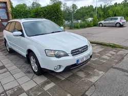 Vit Begagnad 2004 Subaru Outback SUV | 26 900 kr