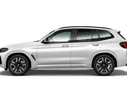 Vit Begagnad 2024 BMW iX3 M Sport SUV | 569 500 kr (Bra pris)