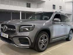 Mörkgrå Begagnad 2024 Mercedes GLB220 AMG line SUV | 519 000 kr (Marknadspris)
