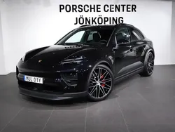 Svart (black) Ny 2025 Porsche Macan SUV | 1 271 500 kr (Superpris)