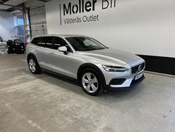 Silver Begagnad 2022 Volvo V60 CC Kombi | 324 900 kr (Bra pris)