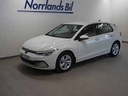 Vit (pure white) Begagnad 2024 VW Golf VIII Life Halvkombi | 299 900 kr (Marknadspris)