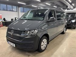 Grå Begagnad 2020 VW Caravelle Minibuss | 429 900 kr (Marknadspris)