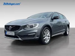 Grå Begagnad 2017 Volvo V60 CC Summum Kombi | 239 900 kr (Marknadspris)