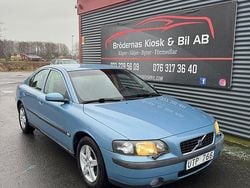 Blå Begagnad 2004 Volvo S60 Business Edition Sedan | 34 900 kr (Marknadspris)